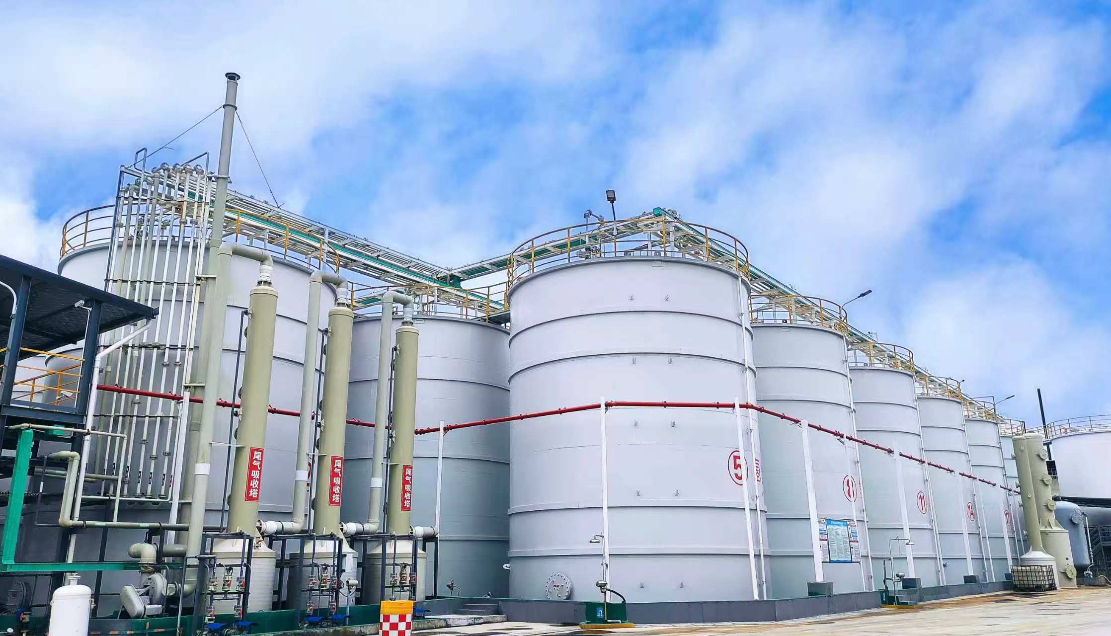Annual output of hydrofluoric acid reaches 100,000 tons, with a warehousing capacity of 10,000 tons.